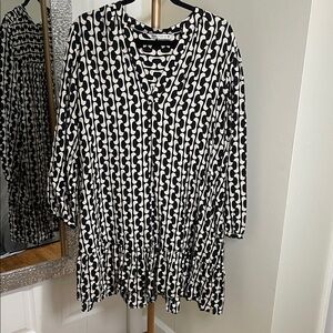 NWOT, Zara, XL, black and white